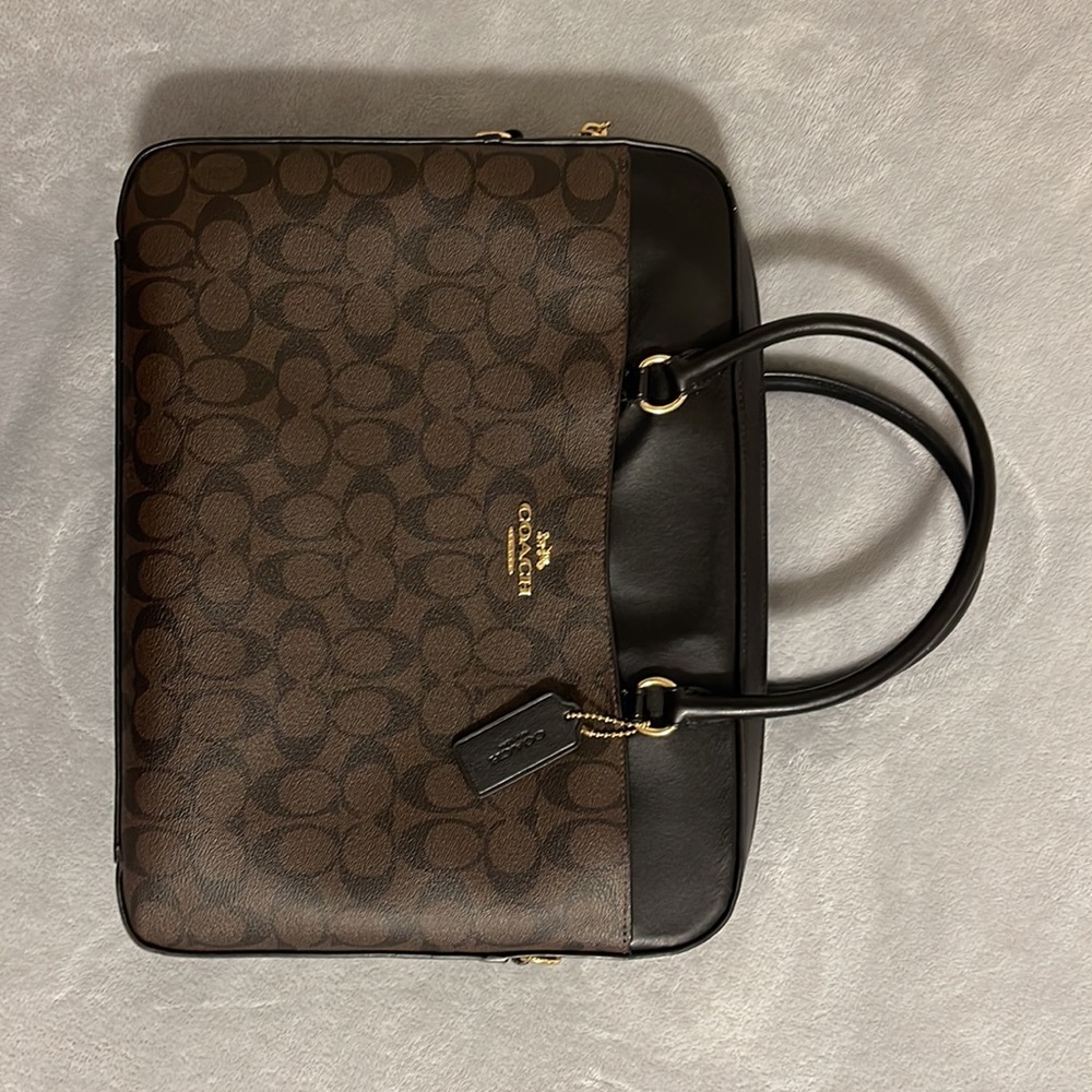 Coach woman’s computer bag. - Picture 2 of 4